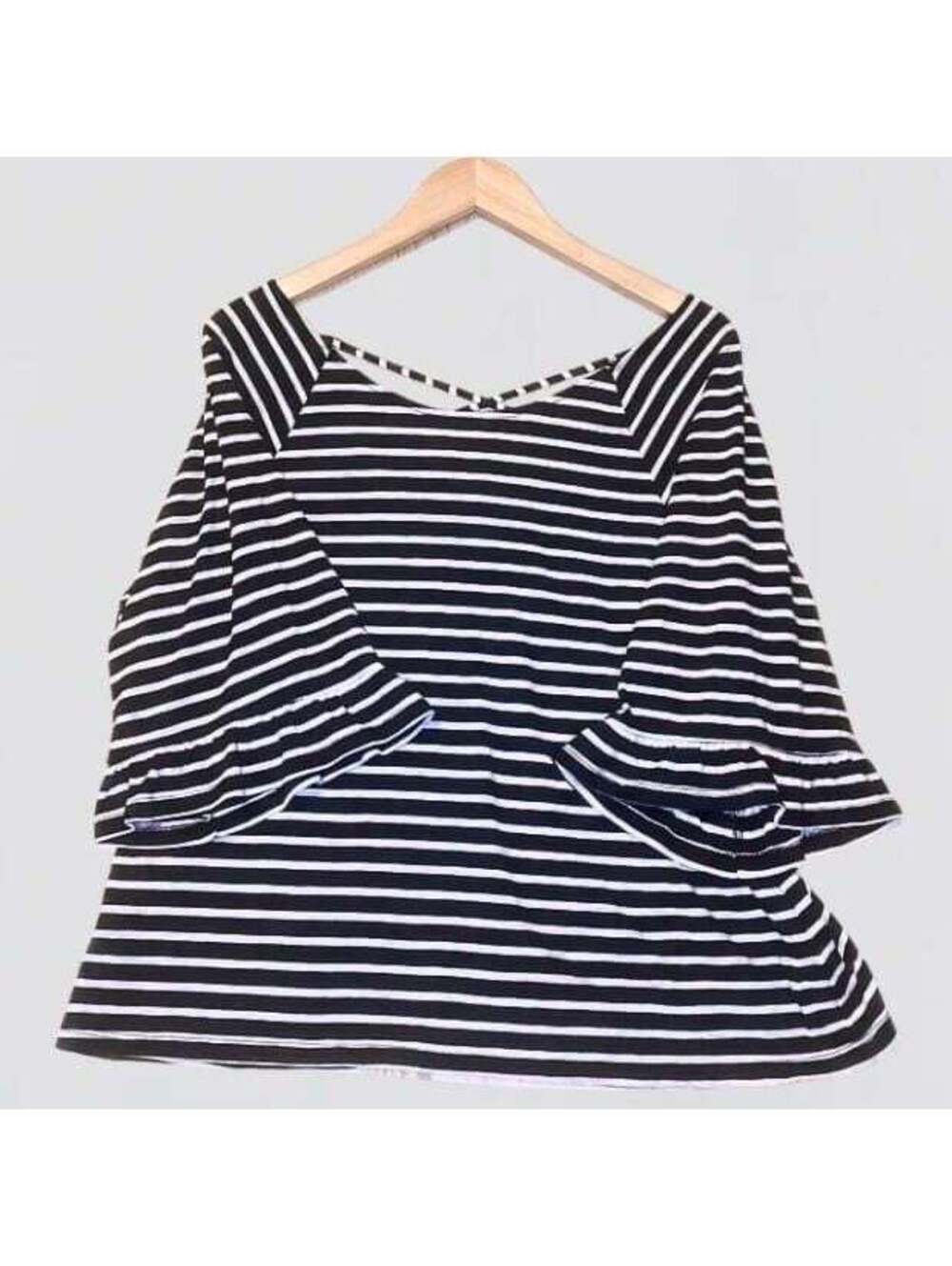 a.n.a Women Top Striped Scoop Neck Ruffle 3/4 Sleeve Medium